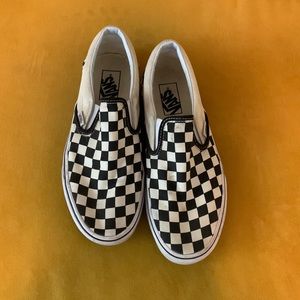 Vans - classic slip on shoes - Size 9